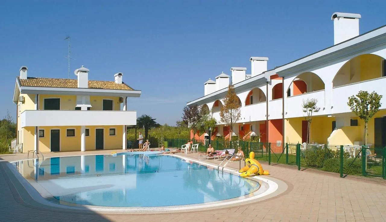 Lovely Flat With Swimming Pool And Ac Bibione 0*,