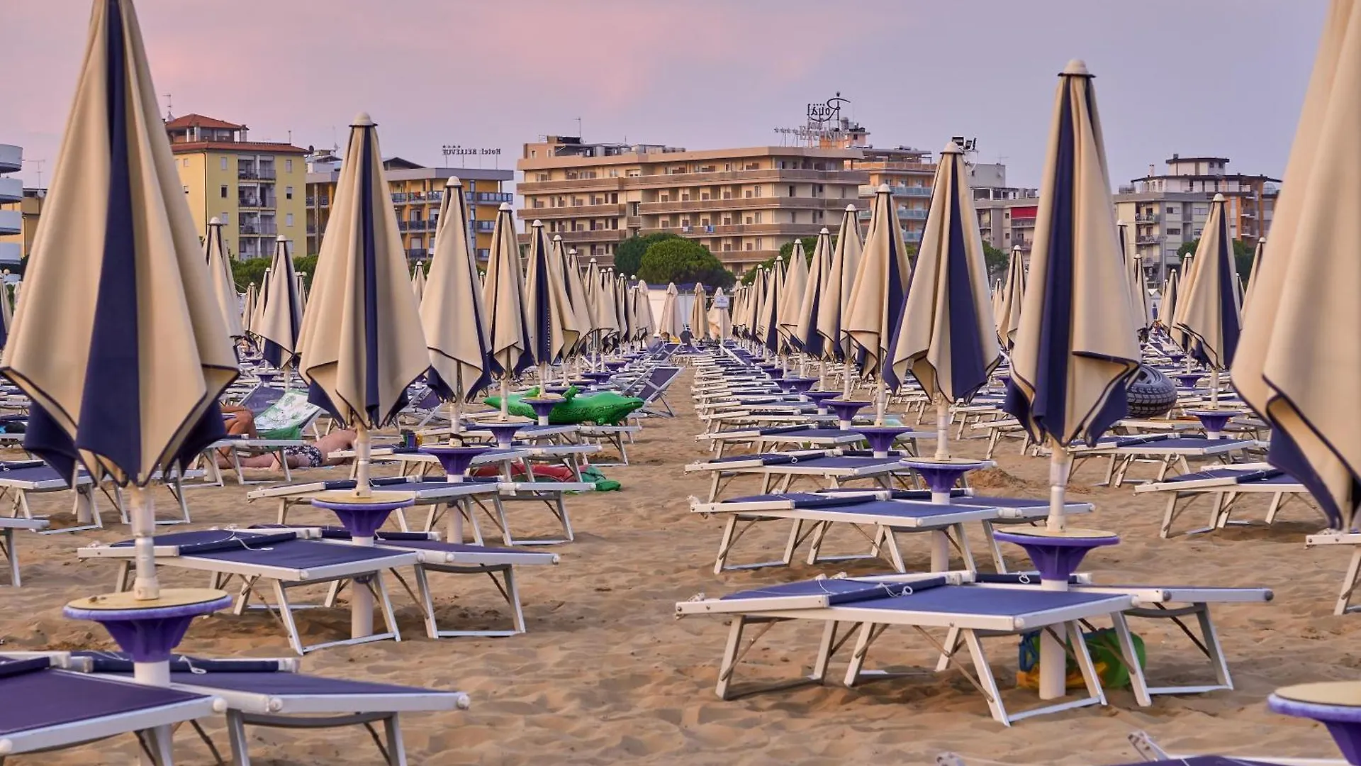 Lovely Flat With Swimming Pool And Ac Bibione 0*,